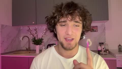 manolein online show from October 30, 2025, 3:24 pm