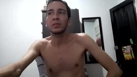 Snapshot of manolo8020 chatting on February 19, 2026, 5:25 am manolo8020 online show from February 19, 2026, 5:25 am