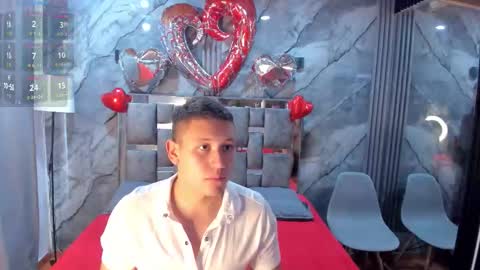 Snapshot of manson_and_zoe chatting on February 15, 2026, 11:19 am Manson and Zoe online show from February 15, 2026, 11:19 am