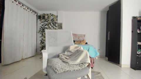 Snapshot of mantis_wine chatting on January 3, 2025, 2:32 am MARY online show from January 3, 2025, 2:32 am