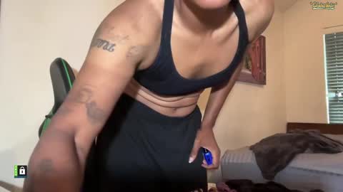 Snapshot of mantismillie chatting on September 28, 2025, 9:42 pm mantismillie online show from September 28, 2025, 9:42 pm