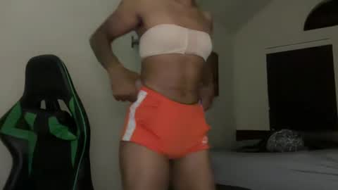 Snapshot of mantismillie chatting on October 4, 2025, 3:04 am mantismillie online show from October 4, 2025, 3:04 am