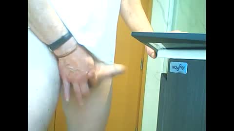 manu_481 online show from October 3, 2025, 2:58 pm