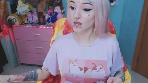 Manuela online show from November 3, 2025, 7:26 pm