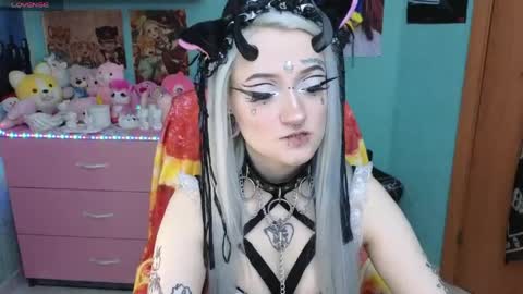 Manuela online show from April 14, 2026, 8:26 pm