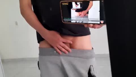 manufuego19 online show from October 7, 2025, 8:50 pm