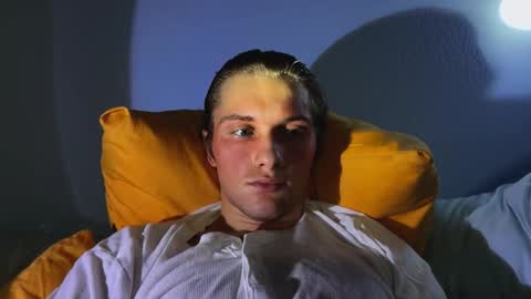 Snapshot of manxoliday chatting on November 17, 2025, 8:58 pm manxoliday online show from November 17, 2025, 8:58 pm