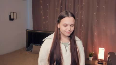 Glowworm online show from November 5, 2025, 9:20 am