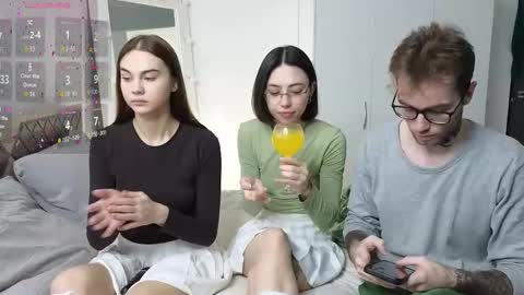 mar7gan online show from December 2, 2025, 6:41 am