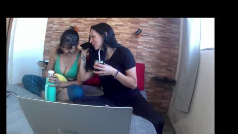 coshitaxxx online show from October 1, 2025, 1:06 pm