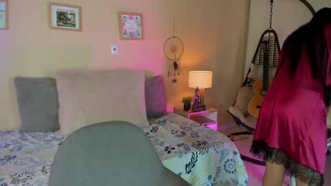 MARA  online show from November 18, 2025, 2:43 pm