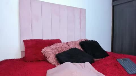 Mara  online show from December 4, 2024, 1:25 am