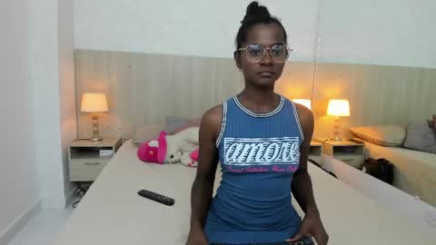Mara Sinclair online show from June 26, 2026, 7:29 pm