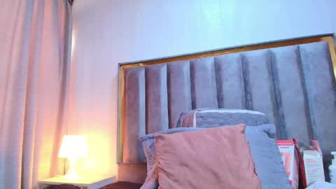 Snapshot of maraa_x chatting on April 25, 2026, 6:05 pm maraa_x online show from April 25, 2026, 6:05 pm