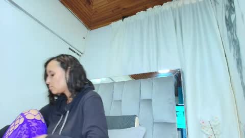 Snapshot of maraa_x chatting on April 28, 2026, 11:48 am maraa_x online show from April 28, 2026, 11:48 am