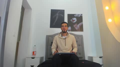 Marc Ruffalo online show from March 12, 2026, 11:49 am