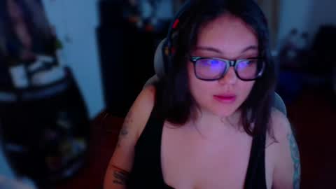 marcela2101s online show from October 24, 2025, 8:27 pm