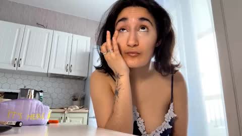 Snapshot of marcelapitarresi chatting on February 28, 2026, 8:59 am Kylie online show from February 28, 2026, 8:59 am