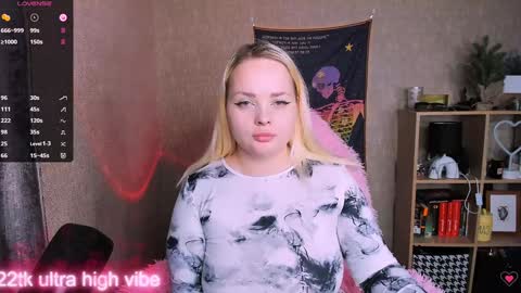 Snapshot of marcelinepeach chatting on February 1, 2025, 1:30 pm Sara online show from February 1, 2025, 1:30 pm