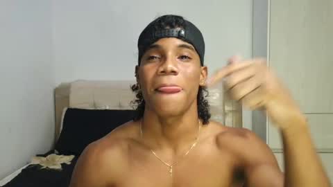 Snapshot of marcelo_dosantos77 chatting on June 4, 2026, 11:00 pm MARCELO online show from June 4, 2026, 11:00 pm