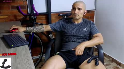 Marck  Independent model  online show from November 14, 2025, 1:04 am