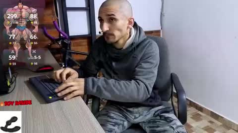 Marck  Independent model  online show from November 23, 2025, 4:12 am