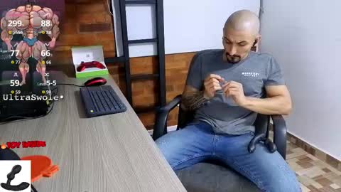 Marck  Independent model  online show from December 16, 2025, 2:38 am