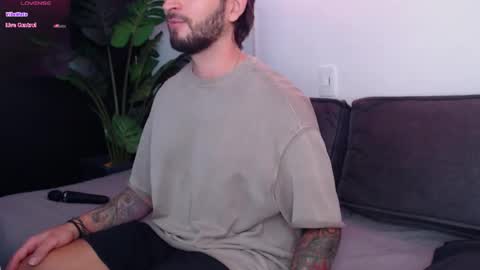 marco_allison43 online show from September 30, 2025, 7:41 pm