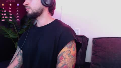 marco_allison43 online show from December 4, 2025, 8:50 pm