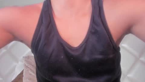 Snapshot of marco_deluxe chatting on April 21, 2026, 11:38 am marco_deluxe online show from April 21, 2026, 11:38 am