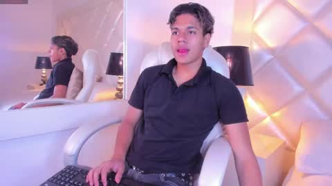 Snapshot of marco_deluxe chatting on May 22, 2026, 2:01 pm marco_deluxe online show from May 22, 2026, 2:01 pm
