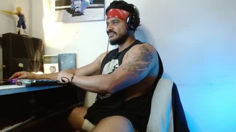 Snapshot of marcus_phoenix chatting on February 9, 2025, 6:05 pm Marcus online show from February 9, 2025, 6:05 pm