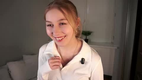 Snapshot of marentuomi chatting on November 25, 2025, 9:09 am Felicia 3 online show from November 25, 2025, 9:09 am