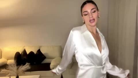 Snapshot of margotdeville chatting on October 11, 2025, 8:51 pm Margot online show from October 11, 2025, 8:51 pm