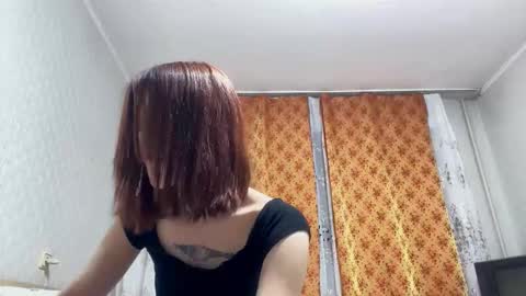 Lina online show from November 11, 2025, 9:15 pm