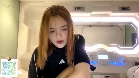 Lina online show from February 6, 2026, 9:51 pm