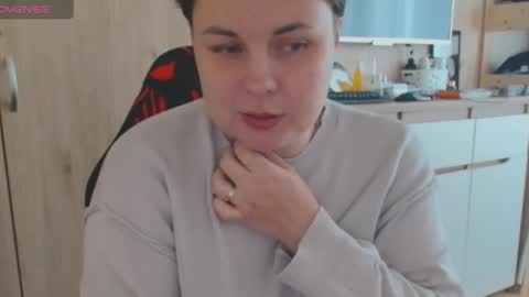 Mari online show from October 15, 2025, 7:52 am