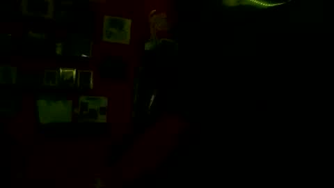 Mari Bee online show from March 13, 2026, 10:05 pm