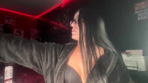 Mari Bee online show from March 16, 2026, 5:35 am