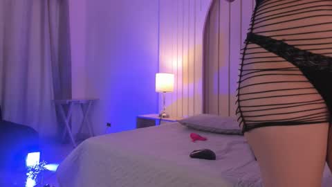 Snapshot of maria_gil chatting on December 17, 2025, 12:22 pm Maria online show from December 17, 2025, 12:22 pm