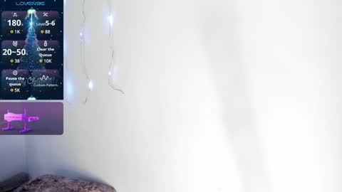 V A N E S S A  online show from December 22, 2024, 5:34 am