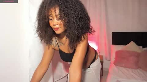 V A N E S S A  online show from October 9, 2025, 5:49 am