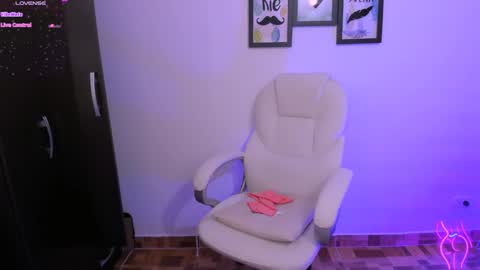 Leidy online show from February 4, 2025, 2:32 pm