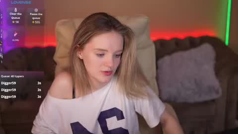 Snapshot of mariamedow chatting on May 17, 2026, 5:53 pm Maria online show from May 17, 2026, 5:53 pm