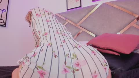 Snapshot of marian_pinzon chatting on February 7, 2025, 8:55 am Marian online show from February 7, 2025, 8:55 am