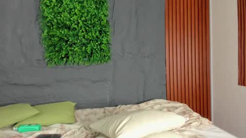 Marian online show from March 4, 2025, 5:03 pm