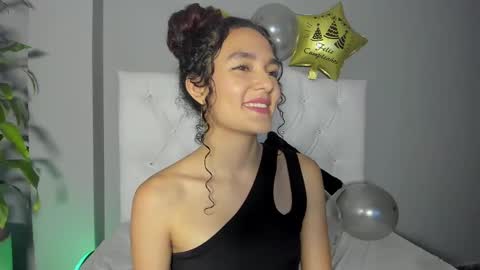 Snapshot of marian_skinny chatting on December 10, 2024, 4:38 pm Marian online show from December 10, 2024, 4:38 pm