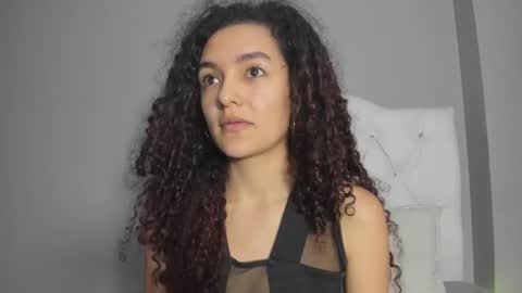 Snapshot of marian_skinny chatting on January 4, 2025, 3:39 pm Marian online show from January 4, 2025, 3:39 pm