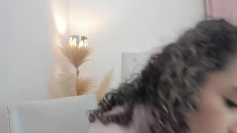 Snapshot of marian_skinny chatting on September 17, 2025, 12:01 am Marian online show from September 17, 2025, 12:01 am