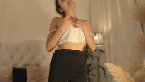 Snapshot of marian_skinny chatting on December 15, 2025, 3:22 am Marian online show from December 15, 2025, 3:22 am